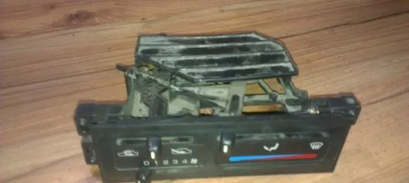 Nissan Sunny Climate control unit