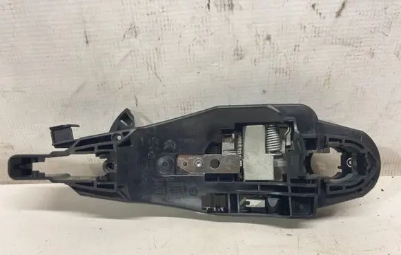 Rear door exterior handle/bracket