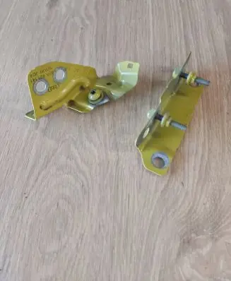 Audi A1 Fender mounting bracket 82A821141 82A821091