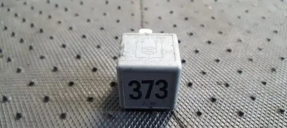 Volkswagen PASSAT B5.5 Other relay 8D0951253A V23134-B52-X301