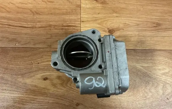 Audi A4 S4 B7 8E 8H Throttle valve 112011