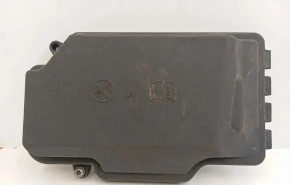 Mercedes-Benz GLE W167 Fuse box cover A1675404601