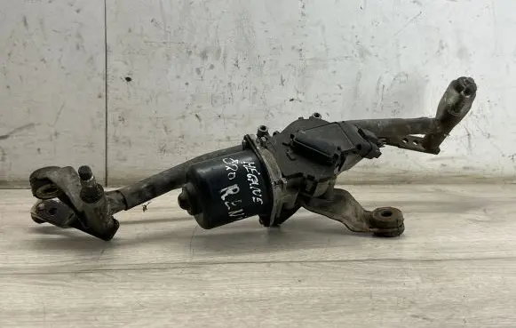 Renault Megane II Front wiper linkage and motor