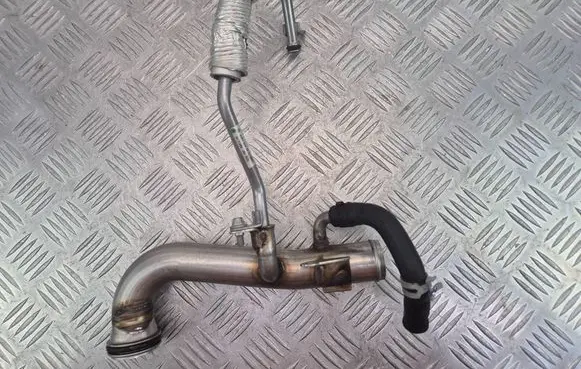 Coolant pipe/hose