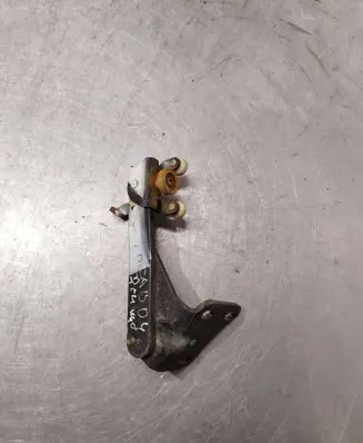 Volkswagen Caddy Sliding door lower roller guide/hinge 2K0843397A S355MC0411
