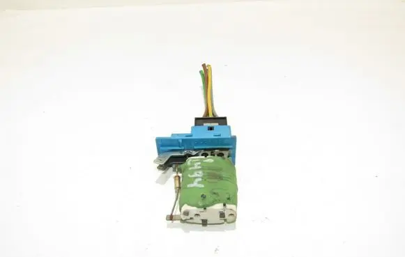 Opel Vectra B Heater blower fan relay 90586303