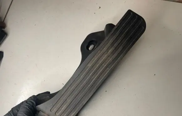 Volkswagen Golf VI Accelerator throttle pedal 1K1823503AK