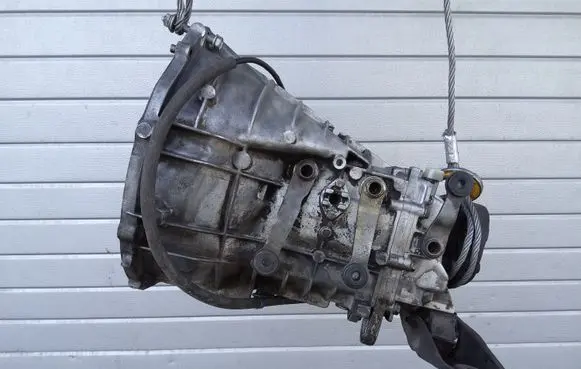 Mercedes-Benz 200 300 W123 Manual 4 speed gearbox A1232610820 R1232611001 A1232602701