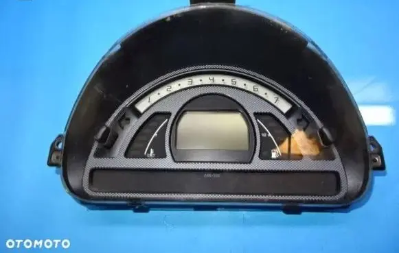 Speedometer (instrument cluster)