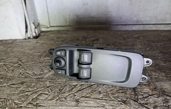 Volvo C30 Electric window control switch 30773208 03454150