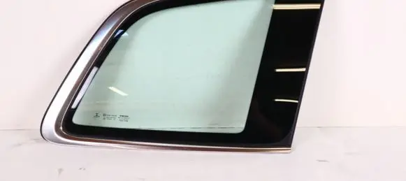 Volvo XC90 Rear side window
