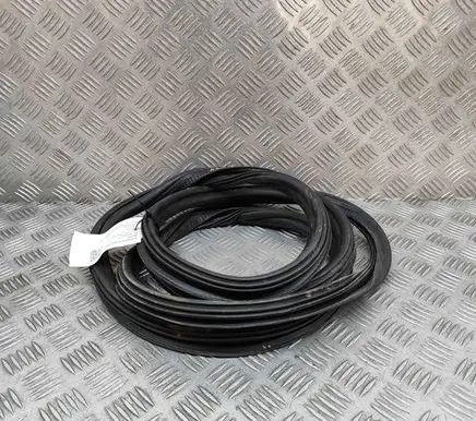 Porsche Macan (95B) Rubber seal front coupe door 95B831721