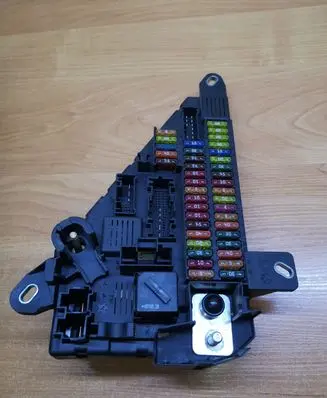 BMW 5 E60 E61 Fuse module 913883001
