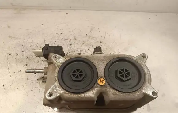 Jeep Grand Cherokee Fuel filter housing 