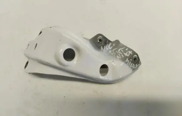 Toyota Hilux (AN120, AN130) Fender mounting bracket HILUX66699