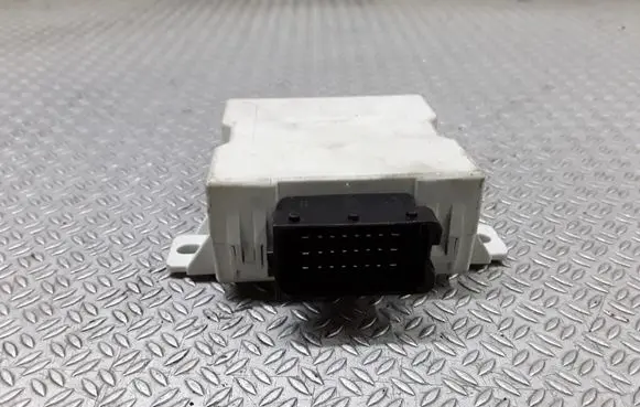 Toyota Avensis T250 Window wiper relay 150696