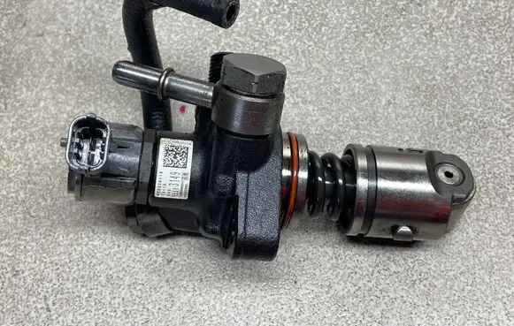 Opel Insignia B Fuel injection high pressure pump 55513149