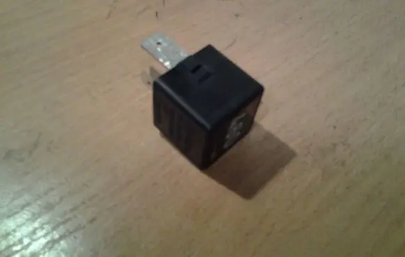 Volkswagen PASSAT B6 Other relay 1K0951253A