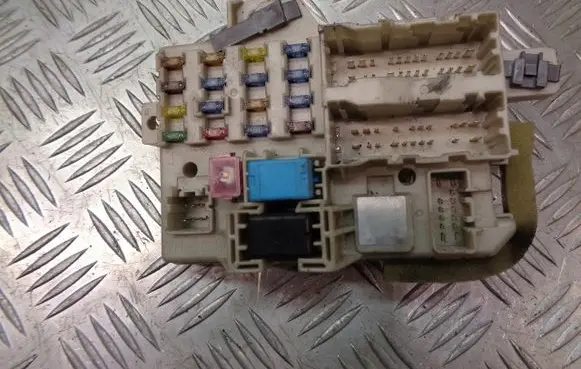 Mazda 6 Fuse box cover 