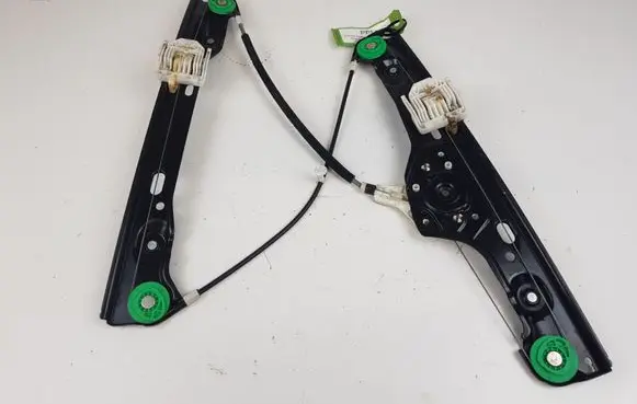 BMW 3 E92 E93 Front window lifting mechanism without motor 7060266S 7140588E