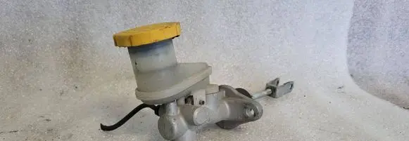 Subaru Forester SF Master brake cylinder