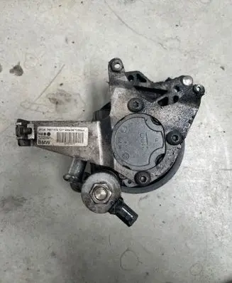 BMW 5 E60 E61 Power steering pump 7697974121 678343G0