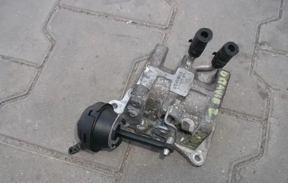 Skoda Octavia Mk2 (1Z) EGR valve 03G131063E
