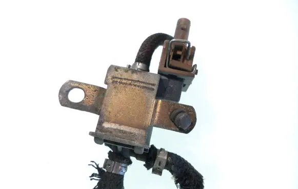 Volkswagen Golf III Turbo solenoid valve 028906283F