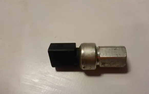 Seat Ibiza IV (6J,6P) Air conditioning (A/C) pressure sensor 1K0959126D