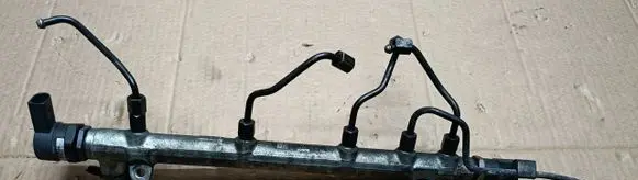 Mercedes-Benz C W203 Fuel injector supply line/pipe 