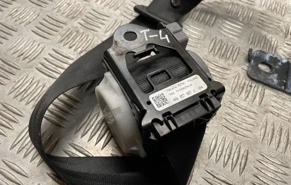 Rear seatbelt