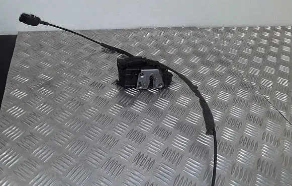 Renault Kangoo II Rear door lock 8200497820D