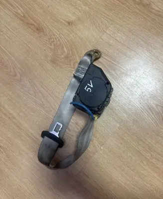 Audi A6 S6 C5 4B Rear seatbelt 33025787 4B9857805 00064577