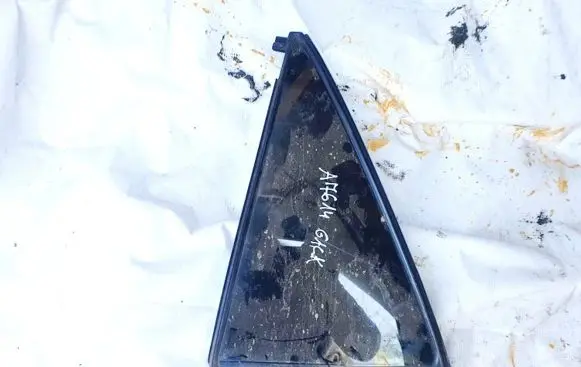 Rear vent window glass