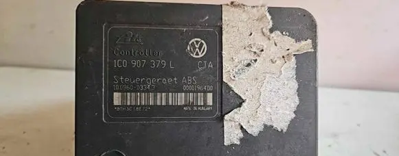 Volkswagen Golf IV ABS Pump 1C0907379L 00001964D0 10096003343