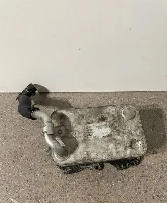 Audi A8 S8 D4 4H Engine oil radiator 057117021P