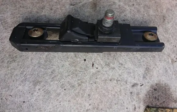Jaguar XJ X40 Seat belt adjustment rail 
