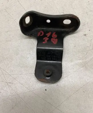 Volkswagen PASSAT B7 Other engine bay part 1k0199588