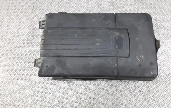 Skoda Octavia Mk2 (1Z) Battery box tray cover/lid 1K0915443A