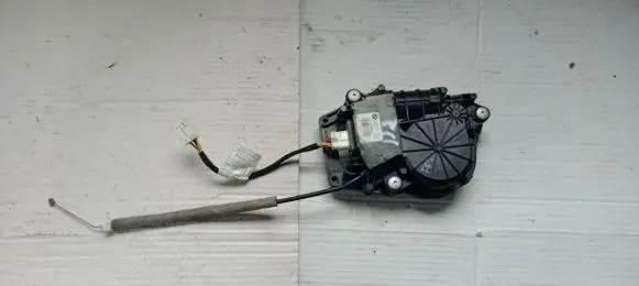 BMW 5 F10 F11 Tailgate boot lock/latch motor 7330649