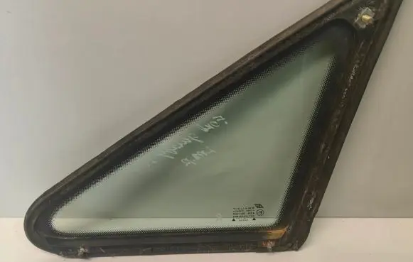Ford Galaxy Front door vent window glass four-door 43R001100