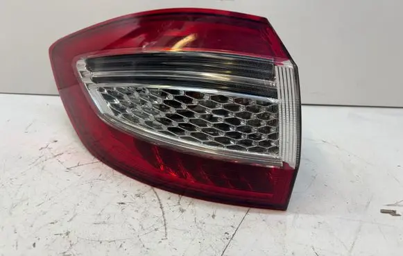 Ford Mondeo MK IV Rear/tail lights 14587 R102