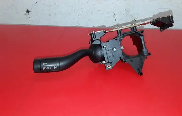 Volkswagen Touareg I Indicator stalk 3D0953513
