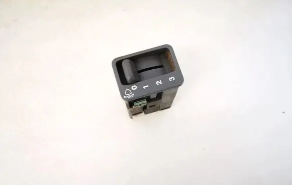 Honda CR-V Headlight level height control switch m10537
