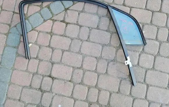 Opel Mokka Sliding door window/glass OPLEXSZYBA157