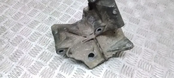 Volvo S80 Engine mounting bracket 30681951