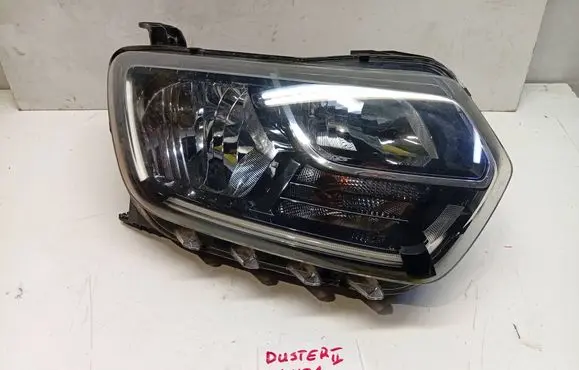 Dacia Duster II Headlight/headlamp 260101133R 676512162