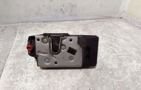 Opel Zafira A Rear door lock 24414135