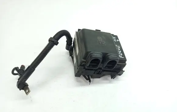 Ford Focus Fuse box set JX6T-14A094-AC JX6T-14D068-AD