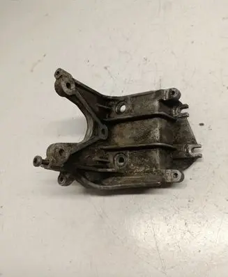 Audi Q7 4L Fuel pump bracket 057130147R